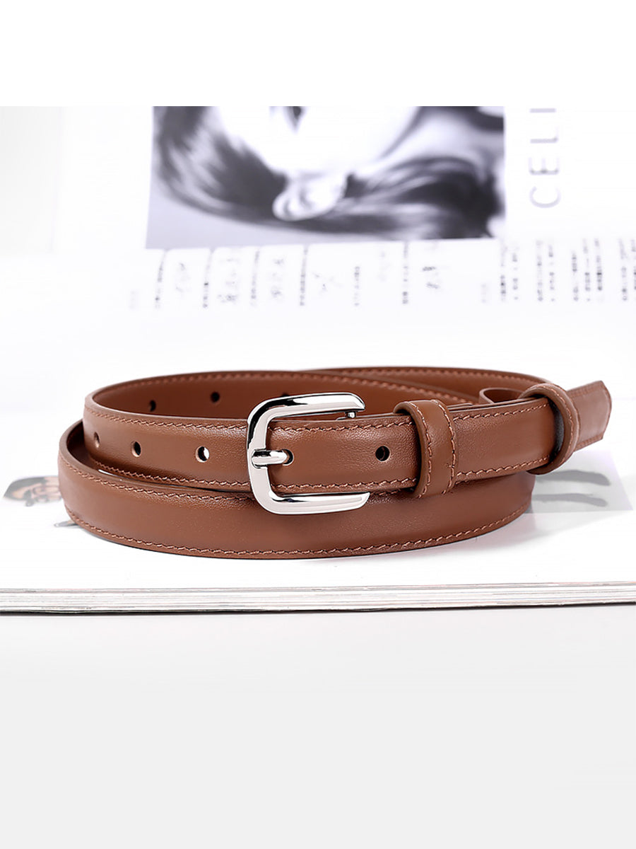 Centură din piele clasică pentru femei - Cataramă pătrată MDA0869H2I" poate fi reformulată astfel: 

"Centură elegantă din piele pentru femei - Cataramă pătrată MDA0869H2I