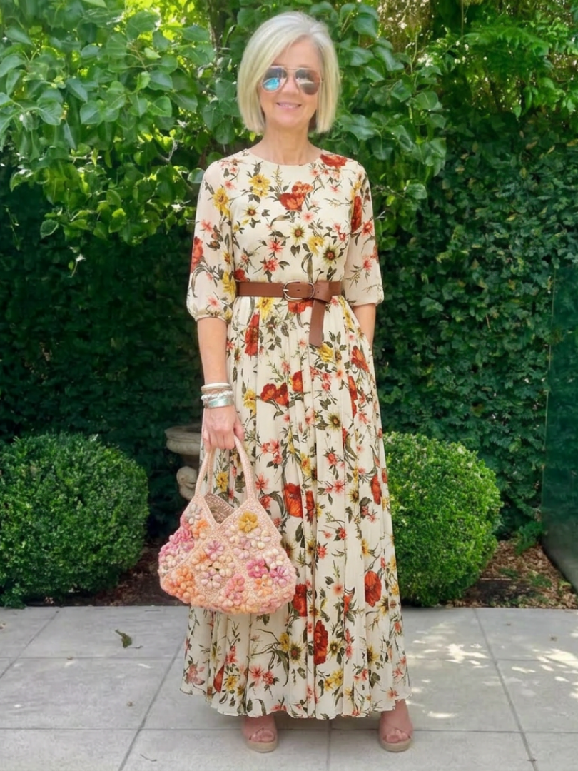Odelia | Rochie Maxi cu Guler Rotund și Mâneci 3/4 cu Centură